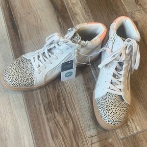 Universal Thread leopard print neutral high tops size 9.5